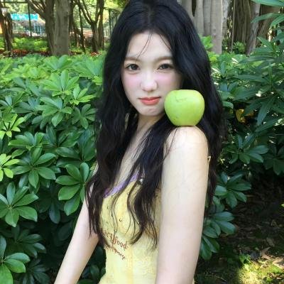 龙纹身的女孩